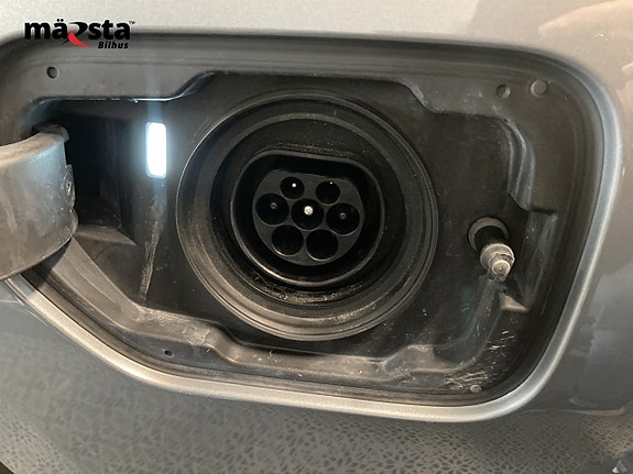 BMW 330e 19 of 19