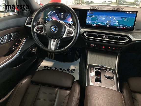 BMW 330e 14 of 19
