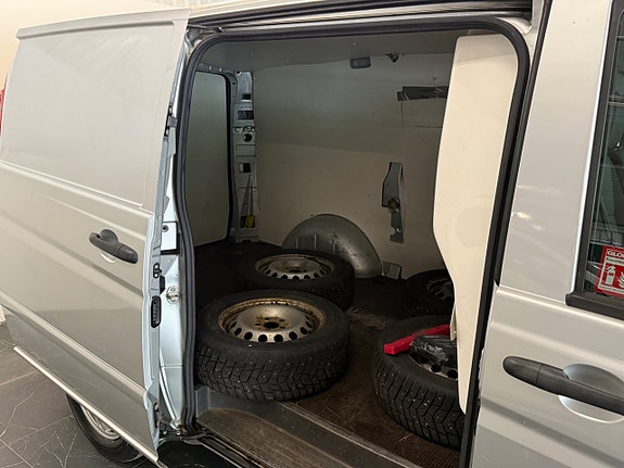 Mercedes-Benz Vito 122 23 of 24