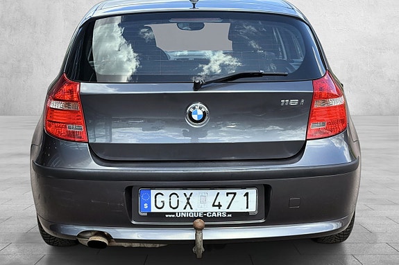 BMW 116i 4 of 5