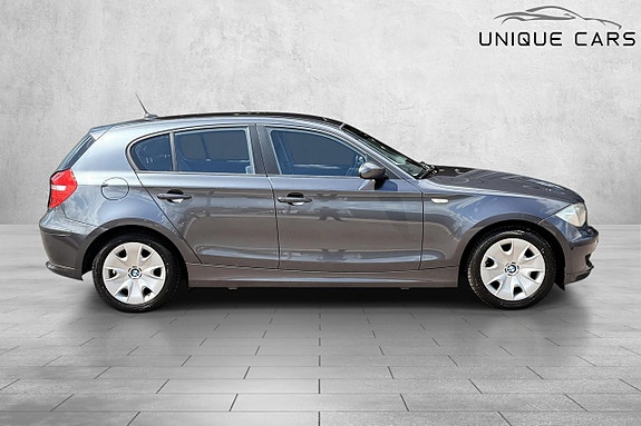BMW 116i 2 of 5