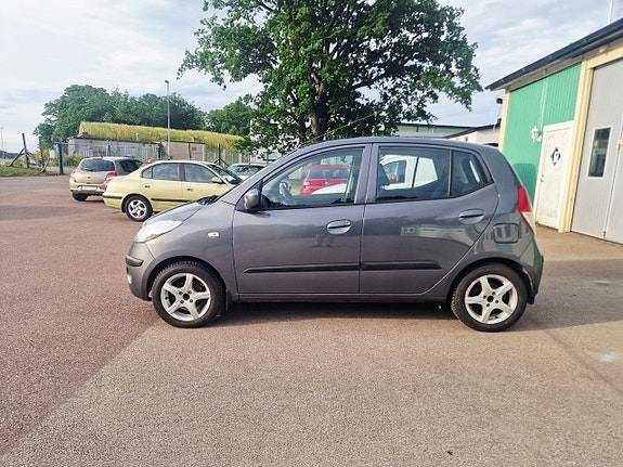 Hyundai i10 7 of 13