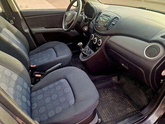 Hyundai i10 10 of 13