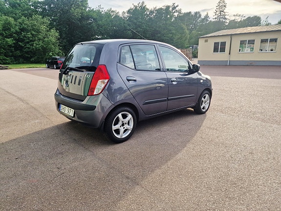 Hyundai i10 4 of 13