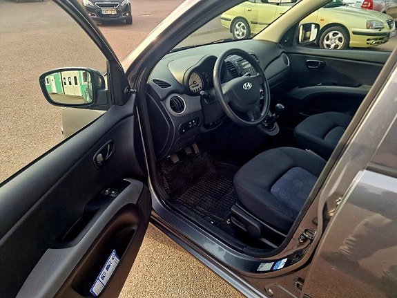 Hyundai i10 9 of 13