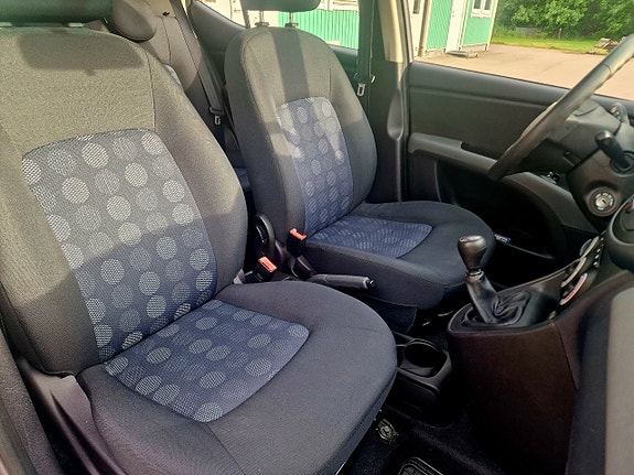 Hyundai i10 11 of 13