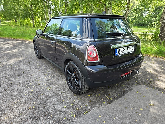 MINI Cooper 4 of 5