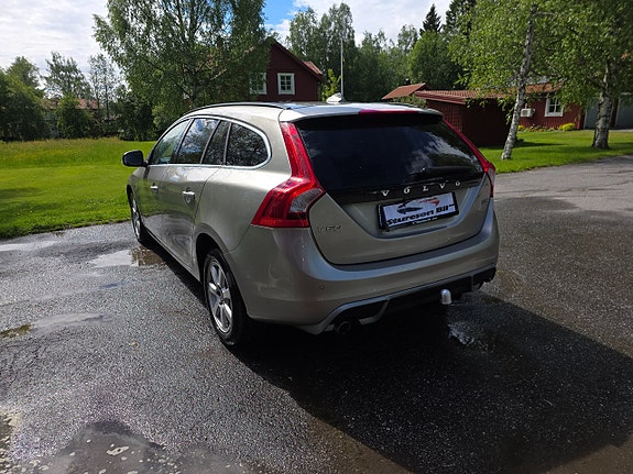 Volvo V60 4 of 5