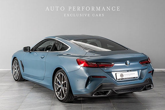 BMW M850i 2 of 5