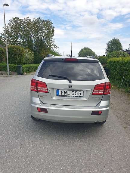 Dodge Journey 7 of 14