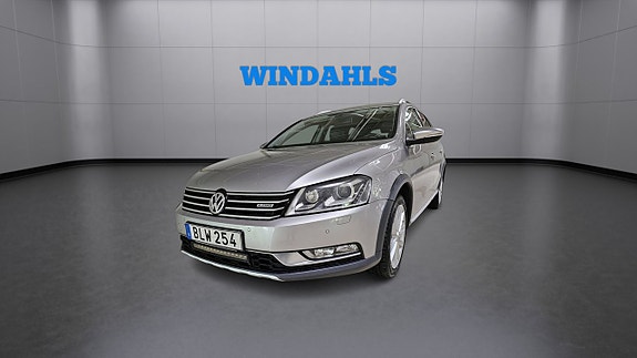 Volkswagen Passat Alltrack 2 of 5