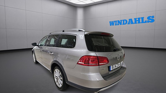 Volkswagen Passat Alltrack 4 of 5