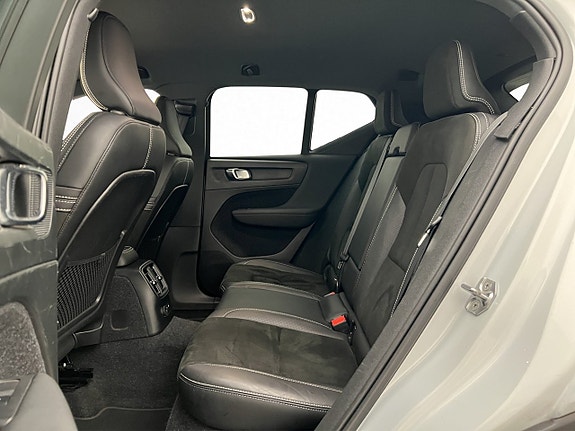 Volvo XC40 24 of 30
