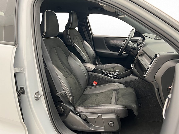 Volvo XC40 23 of 30
