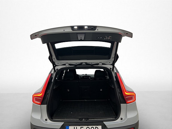 Volvo XC40 25 of 30