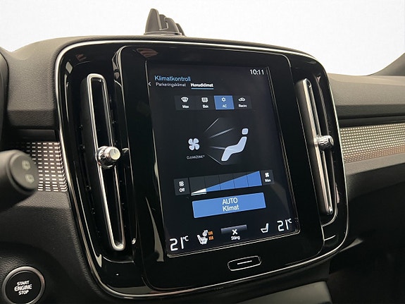 Volvo XC40 17 of 30
