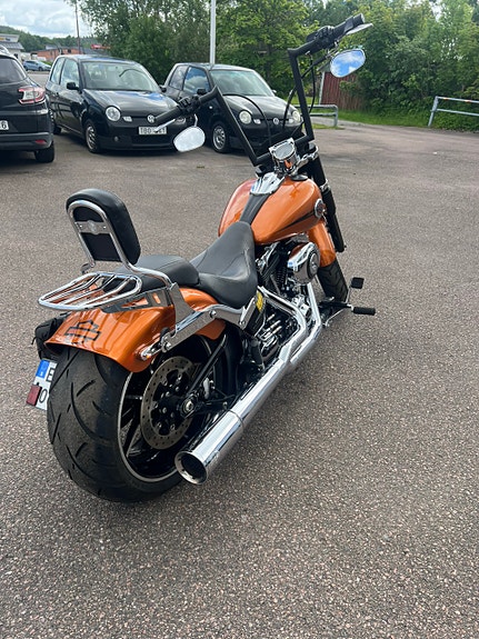 Harley-Davidson Breakout 4 of 5
