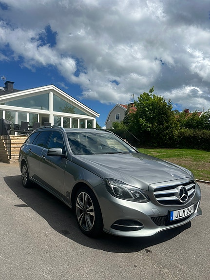 Mercedes-Benz E250 2 of 5