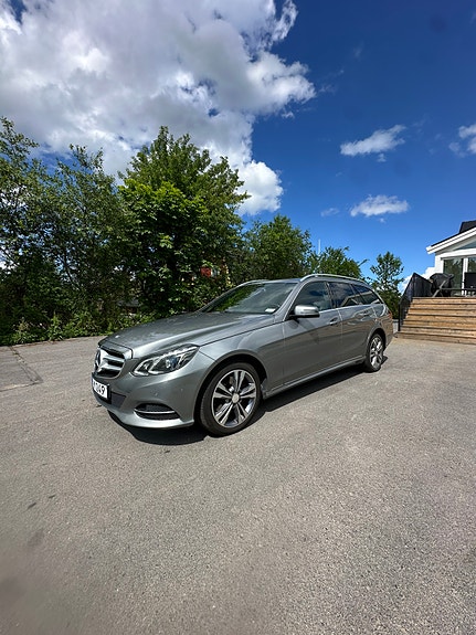 Mercedes-Benz E250 4 of 5