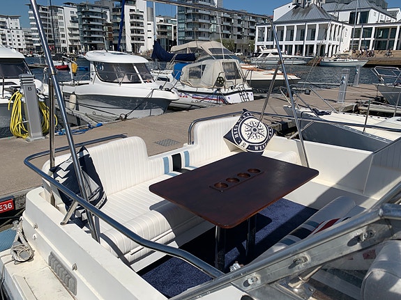 Fairline 24 Carrera 5 of 30
