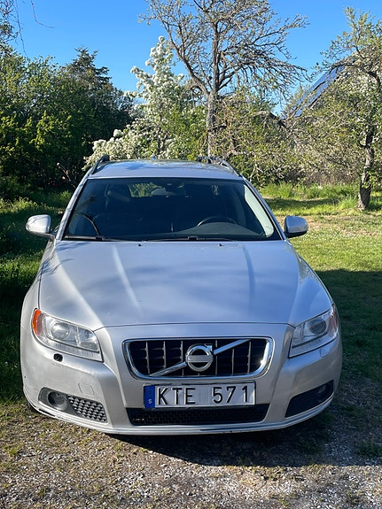 Volvo V70 3 of 3