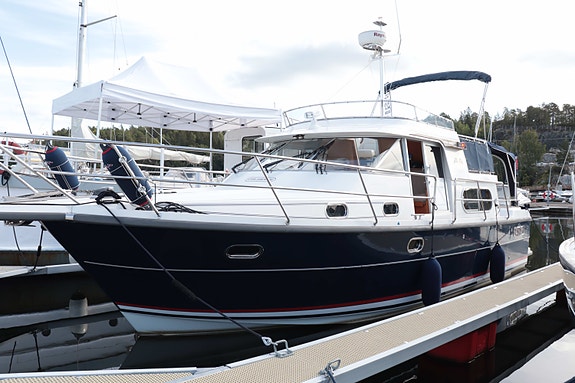 Nimbus Commander Trawler 37 2 of 5