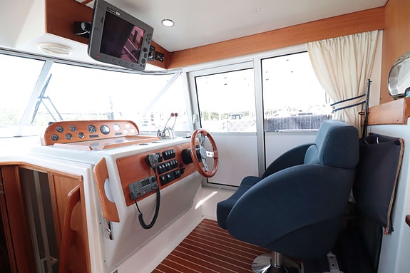 Nimbus Commander Trawler 37 23 of 30