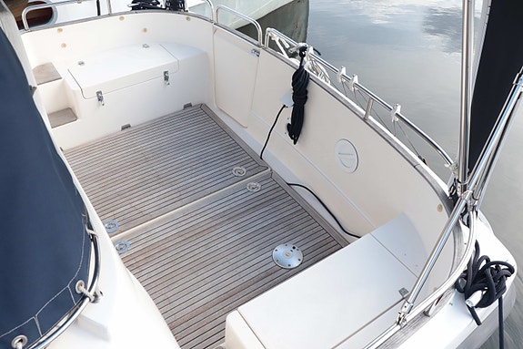 Nimbus Commander Trawler 37 8 of 30