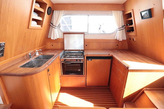 Nimbus Commander Trawler 37 21 of 30