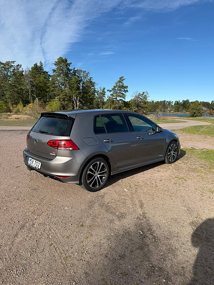 Volkswagen Golf VII 2 of 5