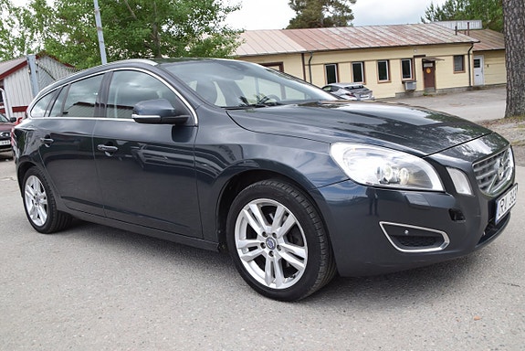 Volvo V60 3 of 5