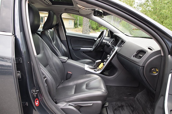Volvo V60 9 of 27