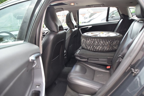 Volvo V60 10 of 27