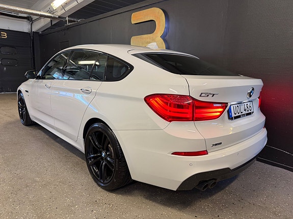 BMW 530d 3 of 5