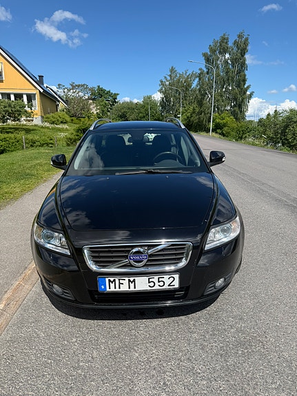 Volvo V50 3 of 14