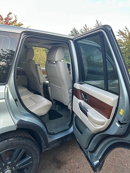 Land Rover Range Rover Sport 6 of 10