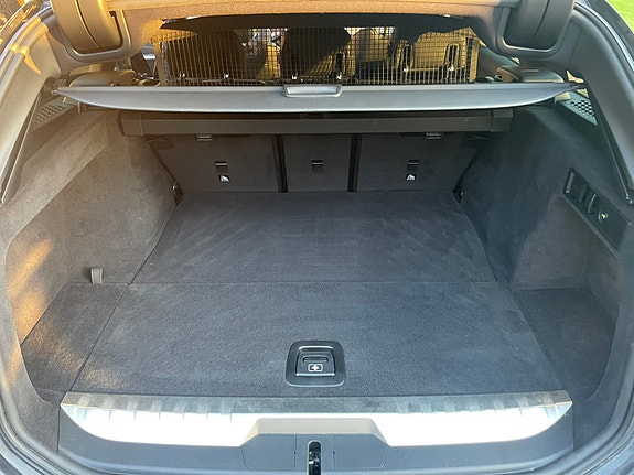 BMW 330e 25 of 25
