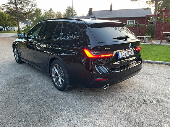BMW 330e 5 of 25