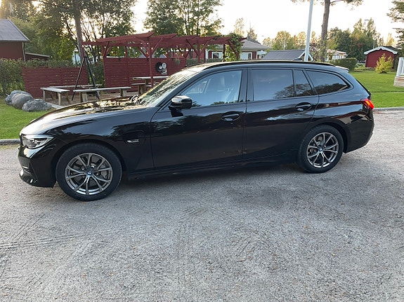 BMW 330e 6 of 25