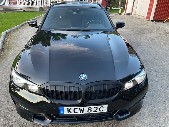 BMW 330e 8 of 25