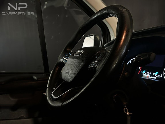Ford Transit Custom 9 of 22
