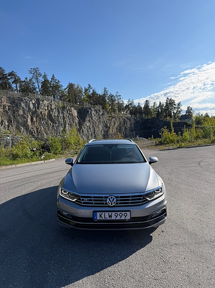 Volkswagen Passat 2 of 5