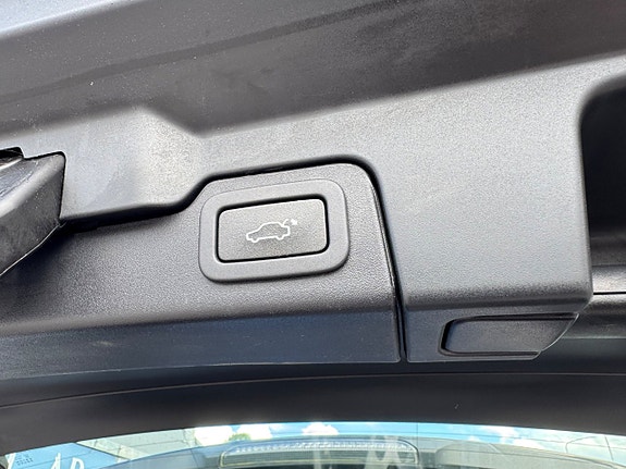 Land Rover Range Rover Evoque 21 of 30