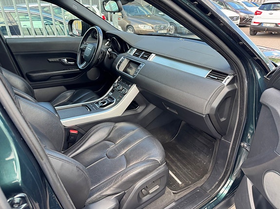 Land Rover Range Rover Evoque 12 of 30