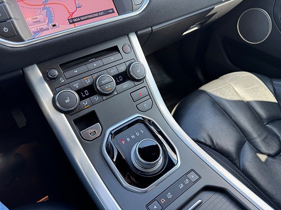 Land Rover Range Rover Evoque 17 of 30
