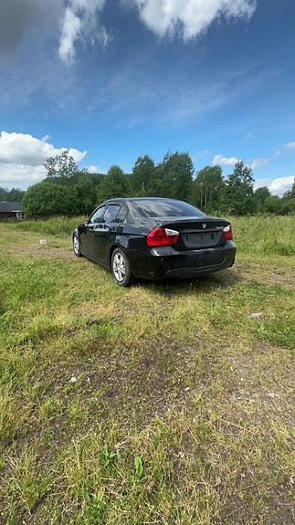 BMW 325i 5 of 5