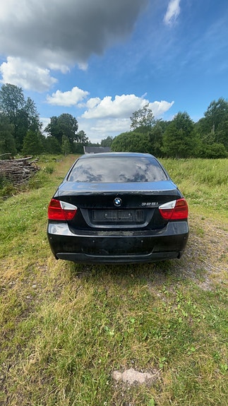 BMW 325i 6 of 11