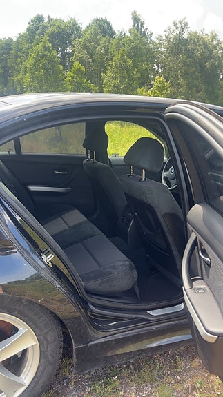 BMW 325i 8 of 11