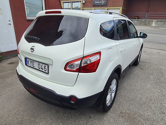 Nissan Qashqai+2 4 of 5
