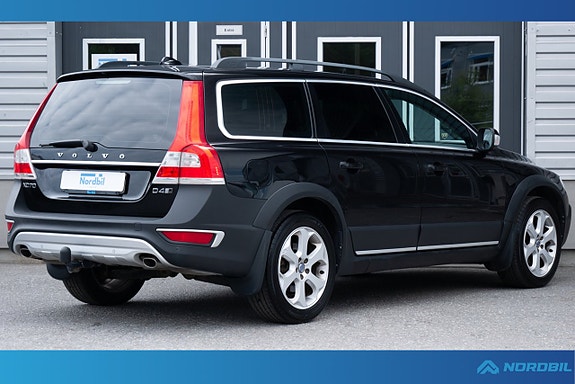 Volvo XC70 2 of 5